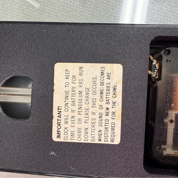 Heirloom Gold Wall Clock Chimes on House See Video Batteries Included - Picture 11 of 17